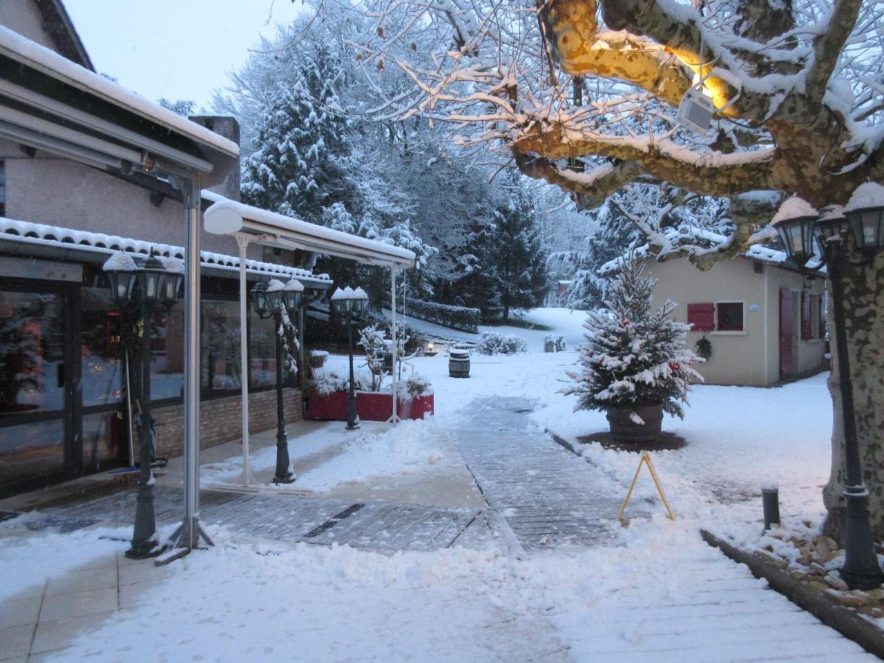 Hotel Restaurant Le Moulin De Saint Verand Eksteriør billede